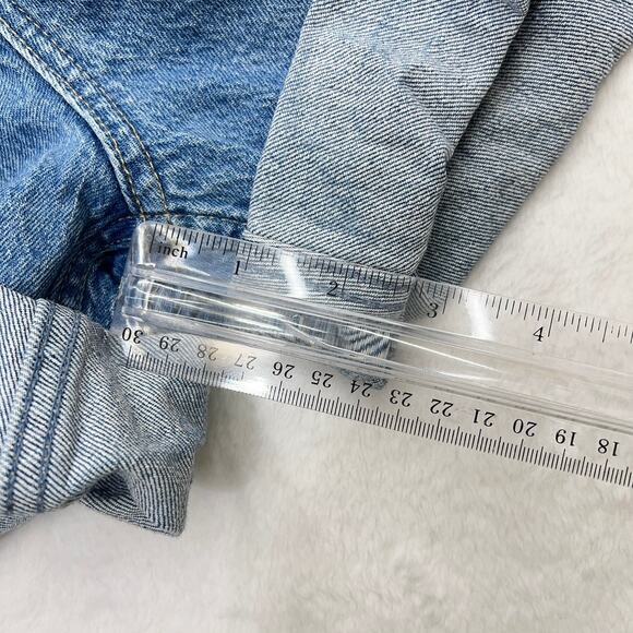 GAP Curvy Cheeky Straight Cut-off Jean Shorts Women's 10 30 - Picture 8 of 8